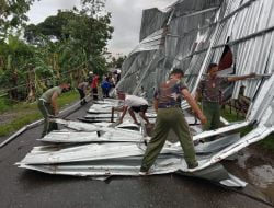 Danramil 1405-06 Bantu Warga Terdampak Angin Puting Beliung