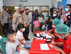 Kejar Target, Kapolda NTT Tinjau Pelaksanaan Vaksinasi Merdeka Anak