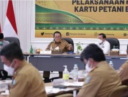 Gubernur Lampung, Arinal Djunaidi Saat Pimpin Rapat Penanggulangan Covid-19 Varian Omicron di Provinsi Lampung dan Pelaksanaan Program Kartu Petani Berjaya