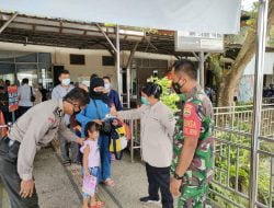 Babinsa Tanjung Rhu Melaksanakan Giat PPKM di Pelabuhan Sei Duku