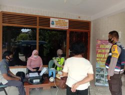 Vaksinasi “Door to Door”, Bhabinkamtibmas Kelurahan Batu Intan Datangi Rumah Warga Binaan