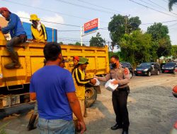 Berkah Ramadhan, Ditpamobvit Polda Banten Bagi Makanan Untuk Berbuka Puasa Kepada Masyarakat