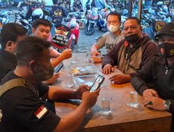 Jelang Berbuka Puasa, DPC Badan Advokasi Indonesia Kabupaten Sukabumi bersama dengan Ormas Pandawa adakan Solidaritas Sosial bagi bagi Takjil