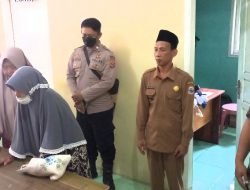 Desa Bojong Menteng Realisasikan Pembagian BLT Minyak Goreng dan BPNT