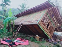 Akibat Hujan Deras Puluhan Rumah di Kecamatan Cigeumblong Terendam Banjir