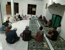 Pengurusan Takmir Mesjid Nur Falak Nangalok Melaksanakan Musyawarah dengan Para Santri Tadarus Qur’an Persiapan Buka Bersama