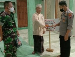 Babinsa Glonggong Pantau Penerapan Prokes Saat Sholat Tarawih