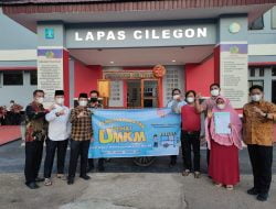 Hari Bhakti Pemasyarakatan, Pelaku Usaha Terima Bantuan Gerobak Dari Lapas Cilegon