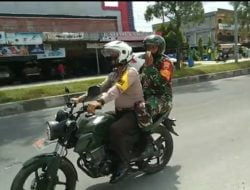 Lebaran Idul Fitri 1443 H Babinsa Dan Bhabinkamtibmas Kel. Sidomulyo Timur Melaksanakan Patroli Wilayah Binaan