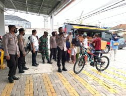 Polres Bangka dan Polsek Petaling Beserta Kecamatan Mendo Barat, Puskesmas Adakan Vaksinasi Masal Disertai Pembagian Sembako dan Doorprizze di Lingkungan Kecamatan Mendo Barat