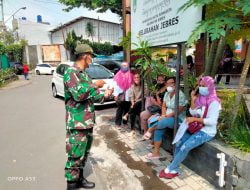 Babinsa Kelurahan Jebres Aktif Melaksanakan Patroli Dan Penegakan Disiplin Prokes