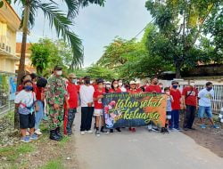 Babinsa Purwodiningratan Berikan Himbauan Prokes Dalam Kegiatan Senam dan Jalan Sehat