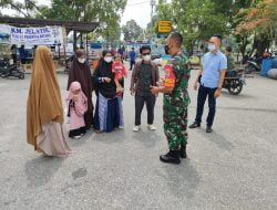 Babinsa Tanjung Rhu Melaksanakan Prokes di Pelabuhan Sei Duku