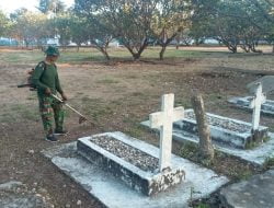 Angota Kodim 1601/ST Dipimpin Serma Andi Awaludin Melakukan Pembersihan Makam Pahlawan