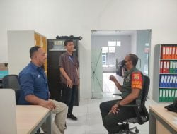 Kopda Edo Bayu Komsos Bersama Dengan Staf TVRI Di Jalan Durian