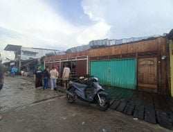 Rumah Warga Dan Kantor DPC PAN Kuala Jambi Di Terjang Angin Puting Beliung