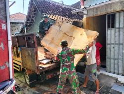 Babinsa Tipes ajak Warga Kerja Bakti Bersihkan Lingkungan