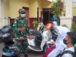 Babinsa Kelurahan Jebres Aktif Patroli PPKM Dan Penegakan Disiplin Prokes