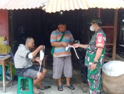 Pastikan Sesuai Prokes, Sertu Marno Sambangi Pasar Ayam di Wilayah Binaan