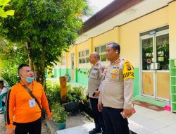 Ciptakan Pilkades Serentak Aman Dan Damai, Kapolres Pangkalpinang bersama Forkopimcam Pangkalan Baru Cek Tempat Pemungutan Suara (TPS)