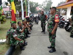 Babinsa Pesisir Melaksanakan Pengamanan di Gedung DPRD Saat Pelantikan Ketua DPRD Kota Pekanbaru