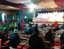 Demi Kelancaran Dan Keamanan, Babinsa Hadiri Pagelaran Wayang Kulit Desa Semin