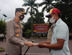 Selamatkan Korban Laka Laut, 2 Nelayan Dapat Penghargaan Kapolres Malang