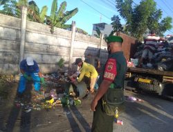 Wujudkan Pekanbaru Bebas Sampah, Babinsa Koramil 04/Lph Monitor Pengangkutan Sampah