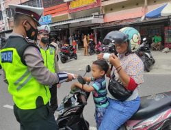 Melalui Ops Aman Nusa II Menumbing Lanjutan 3, Subsatgas Lalu Lintas Polres Pangkalpinang Melakukan Pengaturan, Pengamanan dan  Pengawalan Vaksinasi Bosster