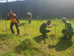 Lestarikan Alam, Koramil 04/Jebres Bersama Warga Tanam Pohon Eucalyptus