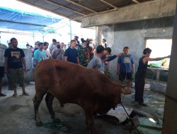 Babinsa dan Bhabinkamtibmas Tipes Cek Prokes Penyembelihan Hewan Qurban Idul Adha 1443 H