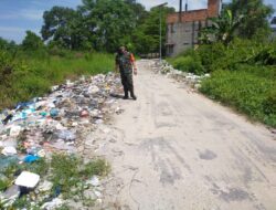 Serda M. Tarigan Tinjau Kondisi Sampah dan Parit di Kelurahan Tangkerang Barat