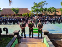 Koramil 21/Bulukerto Berikan Materi Pendidikan Karakter Dan Kedisiplinan Kepada Pelajar