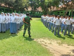 Babinsa Sawit Latih Kekompakan Dan Kedisiplinan Siswa MAN lll Boyolali