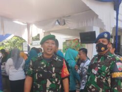 Sertu Arif Santoso Memonitor Kegiatan Lomba Kebersihan di Kelurahan Tangkerang Utara 