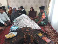 Serda Karjo Melaksanakan Taqzih di Rumah Duka Almarhum Bapak Ahmad Syarifudin di Jalan Villa Melayu