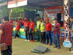 Jalan Santai Berhadiah Doorprize Menarik, Babinsa Dan Bhabinkamtibmas Sambirejo Amankan Kegiatan