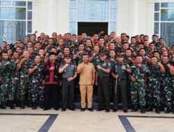 Bupati Tanjab Timur Dampingi Kasrem 042/Gapu Membuka Kegiatan Karya Bakti Dalam Rangka HUT TNI Ke-77 Tahun 2022