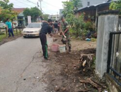 Melalui Komsos, Babinsa Sertu Zulkarnain Himbau Warga Binaannya Selalu Jaga Kebersihan 