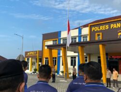 Peringati 30 September, Polres Pangkalpinang Kibarkan Bendera Setengah Tiang