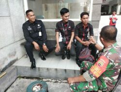 Ciptakan Keamanan Babinsa Kel. Air Hitam Komsos Dengan Security