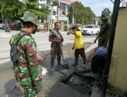 Babinsa Pesisir Melaksanakan Kegiatan Goro Bersama Petugas Kebersihan dan Masyarakat