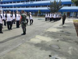 Babinsa Koramil 04/Limapuluh Latih PBB dan LDK Siswa-Siswi SMA Kalam Kudus