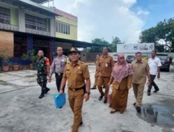 Babinsa Kel. Simpang Tiga Bersama Tiga Pilar Monitoring Wilayah