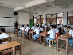 Berkunjung Ke SMK  Muhammadiyah 1 Pekanbaru, Babinsa Berikan Materi Wawasan Kebangsaan