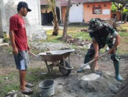 Babinsa Bantu Warga Rehab Masjid