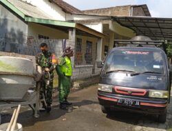 Tak Hanya Malam Hari Siang-pun Babinsa Joyotakan Ajak Linmas Untuk Patroli dan Sambang Warga