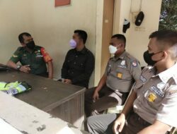 Babinsa Komsos dengan Security SMA dan SMP Darma Yudha Himbau Selalu Jaga Keamanan