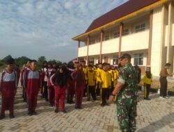 Babinsa Berikan Materi Latihan PBB  Kepada Pelajar Sekolah Menengah Pertama