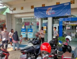 Ciptakan Situasi Aman dan Kondusif , Patroli Polsek Sanankulon Sambangi Obvit Bank BRI Unit Sanankulon